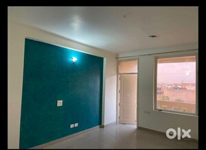Room in 3 BHK Apartment at Orbit Apartments, Vip Road – for Rent