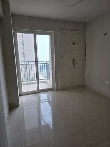 2 BHK Apartment For Rent in Eldeco Live By The Greens, Sector 150