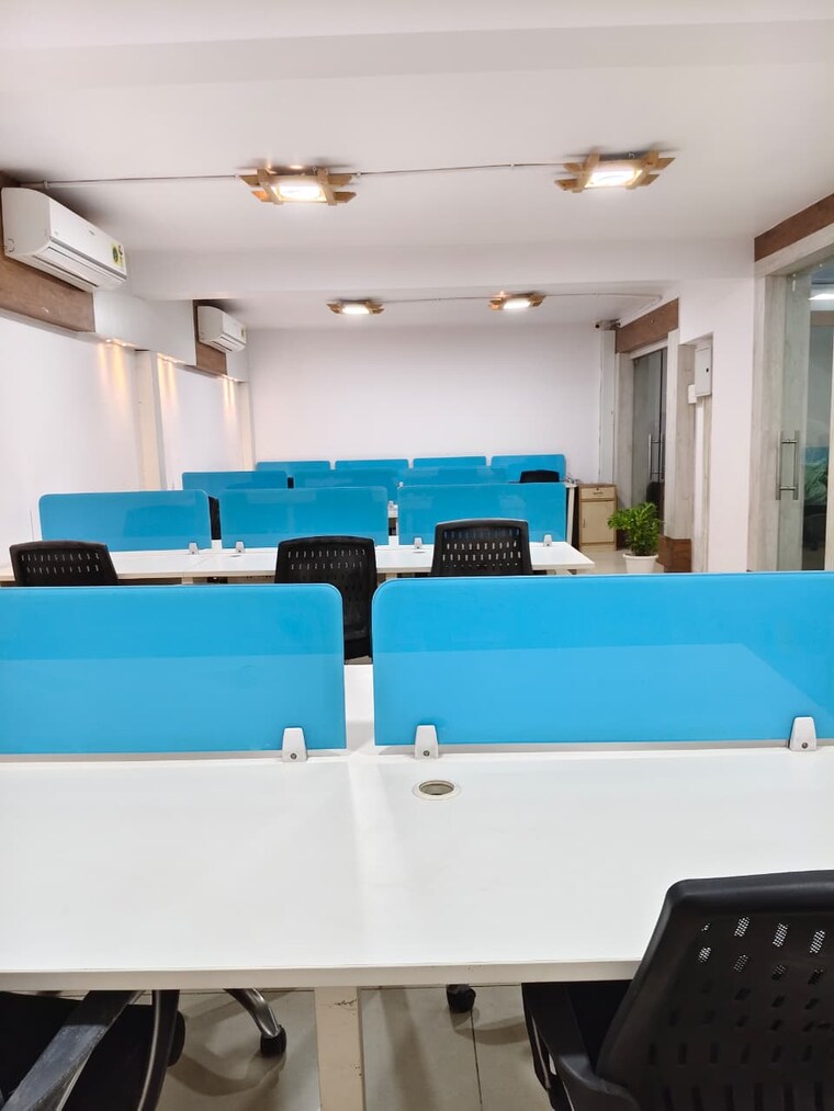 Team Area, sector 63 Commercial Office Space 4050 Sq.Ft. In Sector 63 Noida 9490780