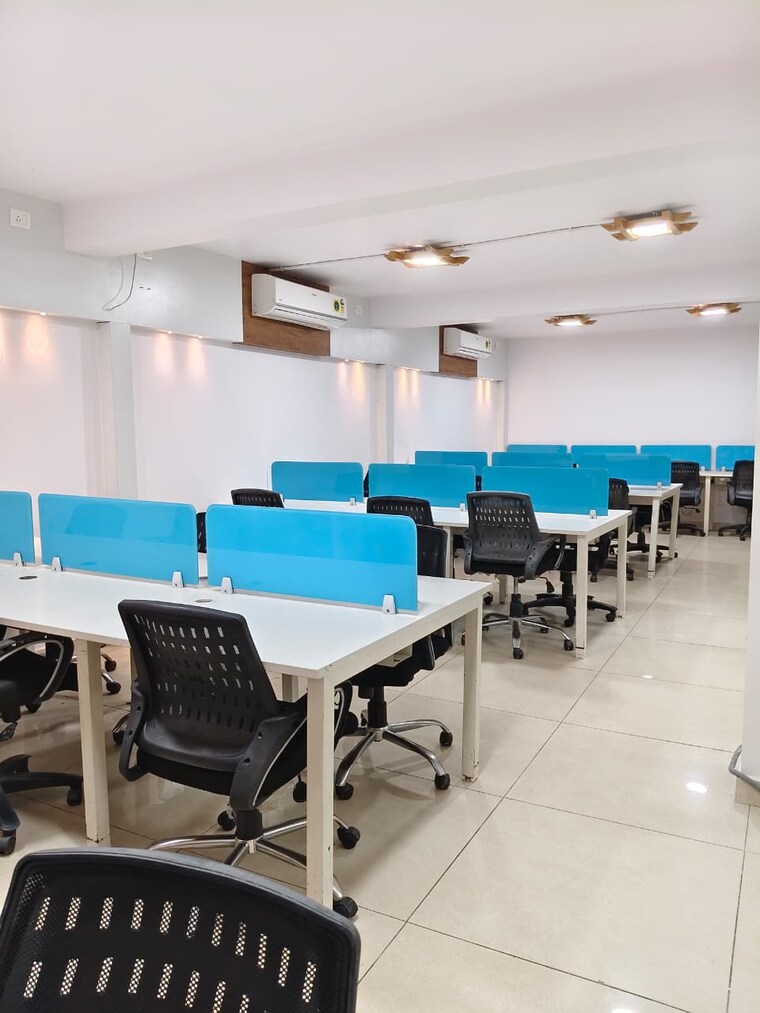 Team Area, sector 63 Commercial Office Space 4050 Sq.Ft. In Sector 63 Noida 9490780