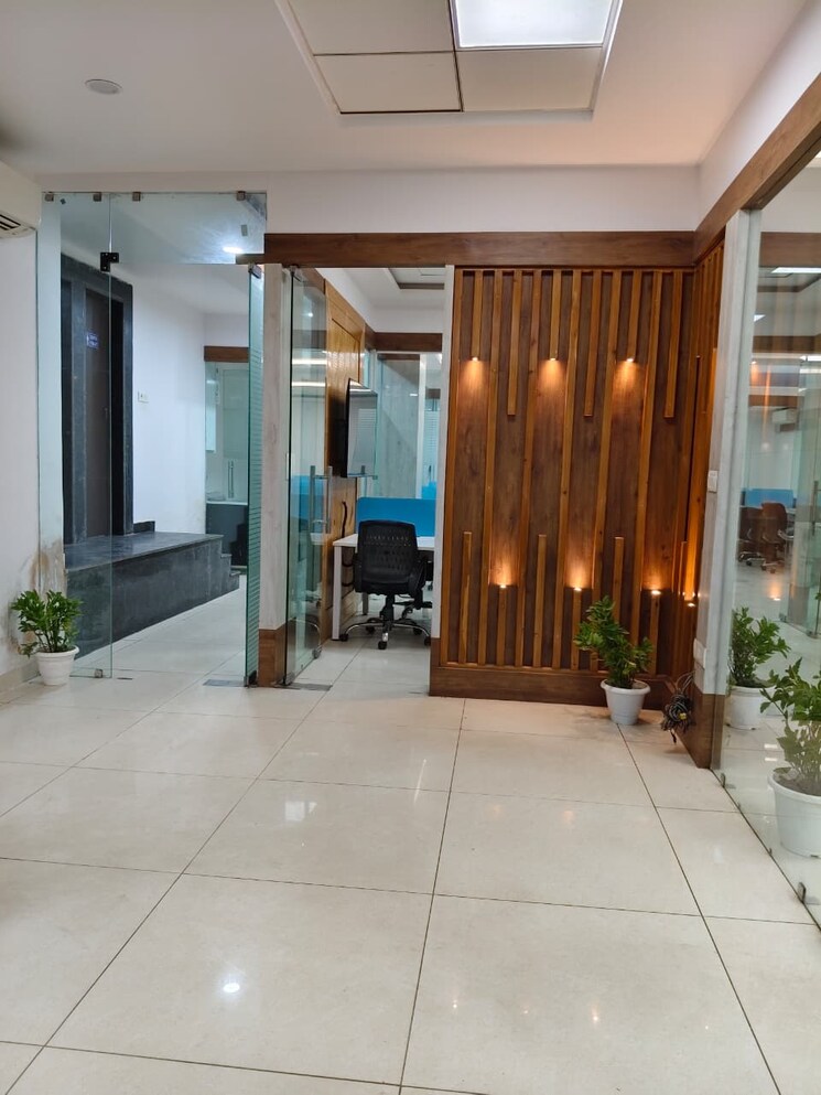 Living Room, sector 63 Commercial Office Space 4050 Sq.Ft. In Sector 63 Noida 9490780
