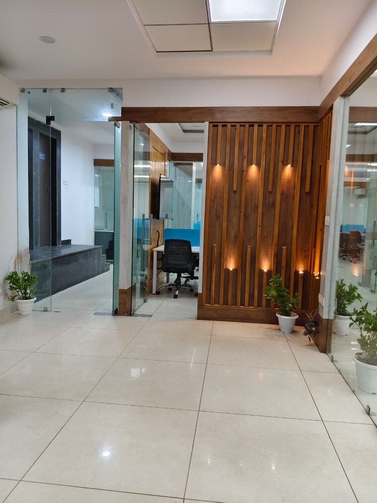 Living Room, sector 63 Commercial Office Space 4050 Sq.Ft. In Sector 63 Noida 9490780