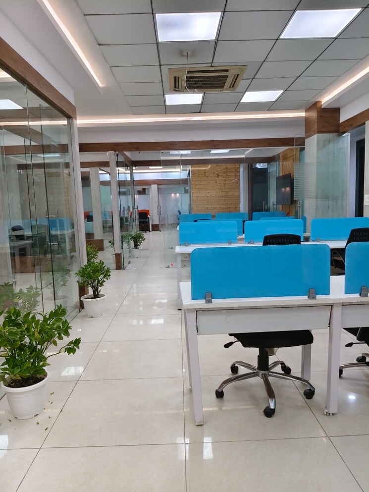 Team Area, sector 63 Commercial Office Space 4050 Sq.Ft. In Sector 63 Noida 9490780