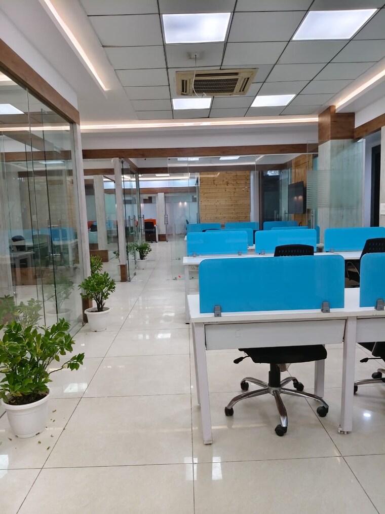 Team Area, sector 63 Commercial Office Space 4050 Sq.Ft. In Sector 63 Noida 9490780