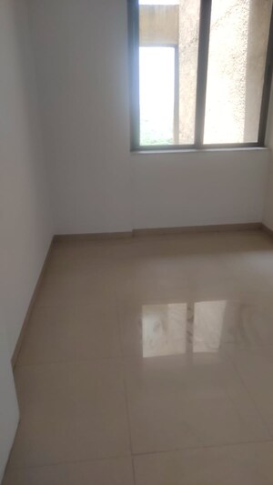 Room in 2.5 BHK Apartment at Kalpataru Srishti, Mira Road – for Sale