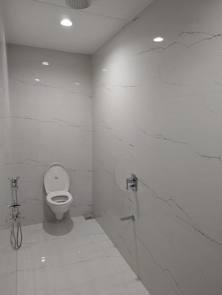 Bathroom, aerocity 3 Bedroom 1600 Sq.Ft. Builder Floor In Aerocity Mohali 9490784