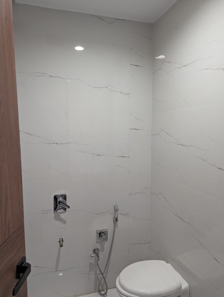 Bathroom, aerocity 3 Bedroom 1600 Sq.Ft. Builder Floor In Aerocity Mohali 9490784