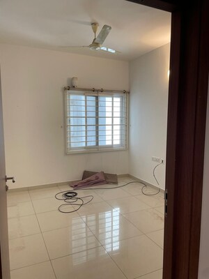 Room in 5 BHK Apartment at LnT Raintree Boulevard, Hebbal – for Sale