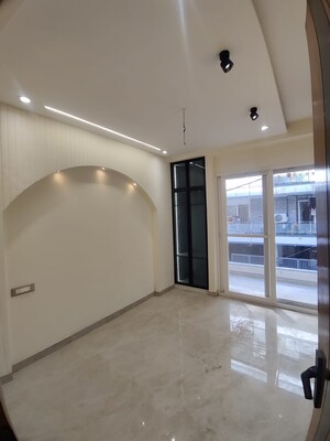 Room in 3 BHK Builder Floor at Gms Road – for Sale