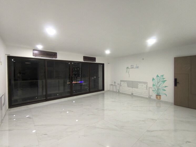  Parking, adajan 4 Bedroom 2805 Sq.Ft. Apartment In Adajan Surat 9490892