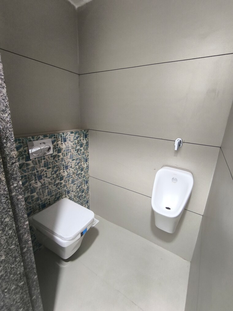 Bathroom, adajan 4 Bedroom 2806 Sq.Ft. Apartment In Adajan Surat 9490894