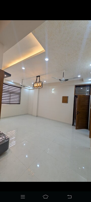 Room in 3 BHK Builder Floor at Maya Homes, Indrapuram – for Sale