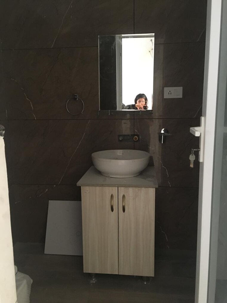 Bathroom, gomti-homes 3 Bedroom 1600 Sq.Ft. Apartment In Nabha Zirakpur 9490886