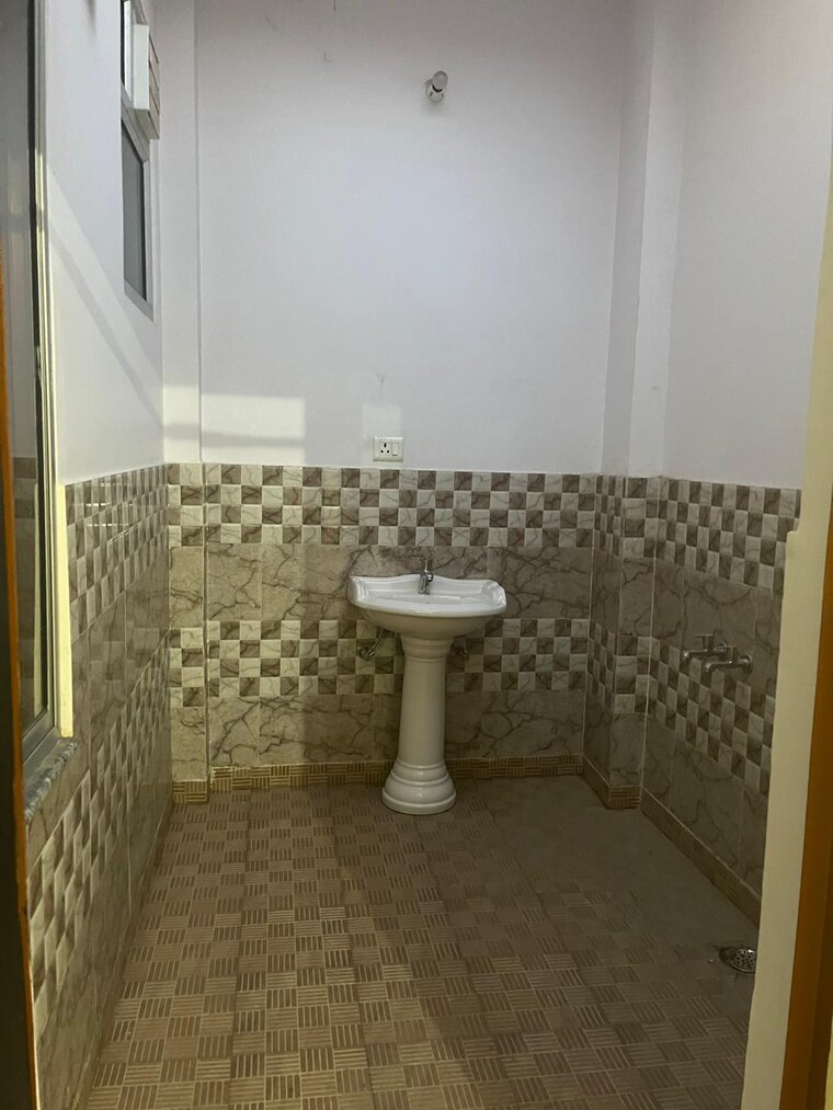 Bathroom, raebareli road 2 Bedroom 1250 Sq.Ft. Independent House In Raebareli Road Lucknow 9490903