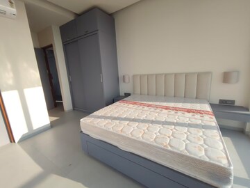 Bedroom in 3 BHK Apartment at Worli – for Rent