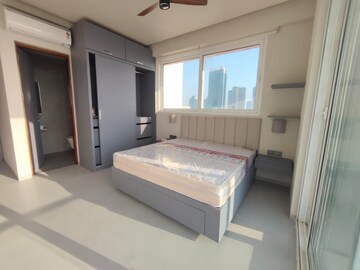 Bedroom in 3 BHK Apartment at Worli – for Rent