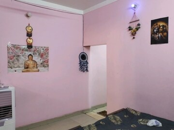 Furnished Amenities in 3 BHK Builder Floor at Shivalik Colony – for Rent