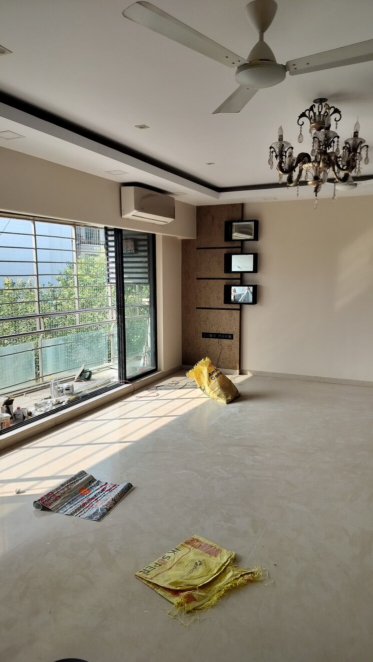 Balcony, la-roche 4 Bedroom 1885 Sq.Ft. Apartment In Bandra West Mumbai 9490906