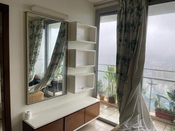 Room in 3 BHK Apartment at Oberoi Realty Exquisite, Goregaon East – for Rent