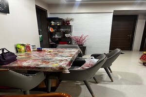 2 BHK Apartment For Rent in Raj Legacy I, Vikhroli West