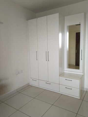 Room in 3 BHK Apartment at Highland Park Chandigarh, Bhabat – for Rent