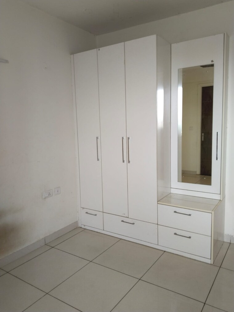 Room, highland-park-chandigarh 3 Bedroom 1800 Sq.Ft. Apartment In Bhabat Zirakpur 9491014