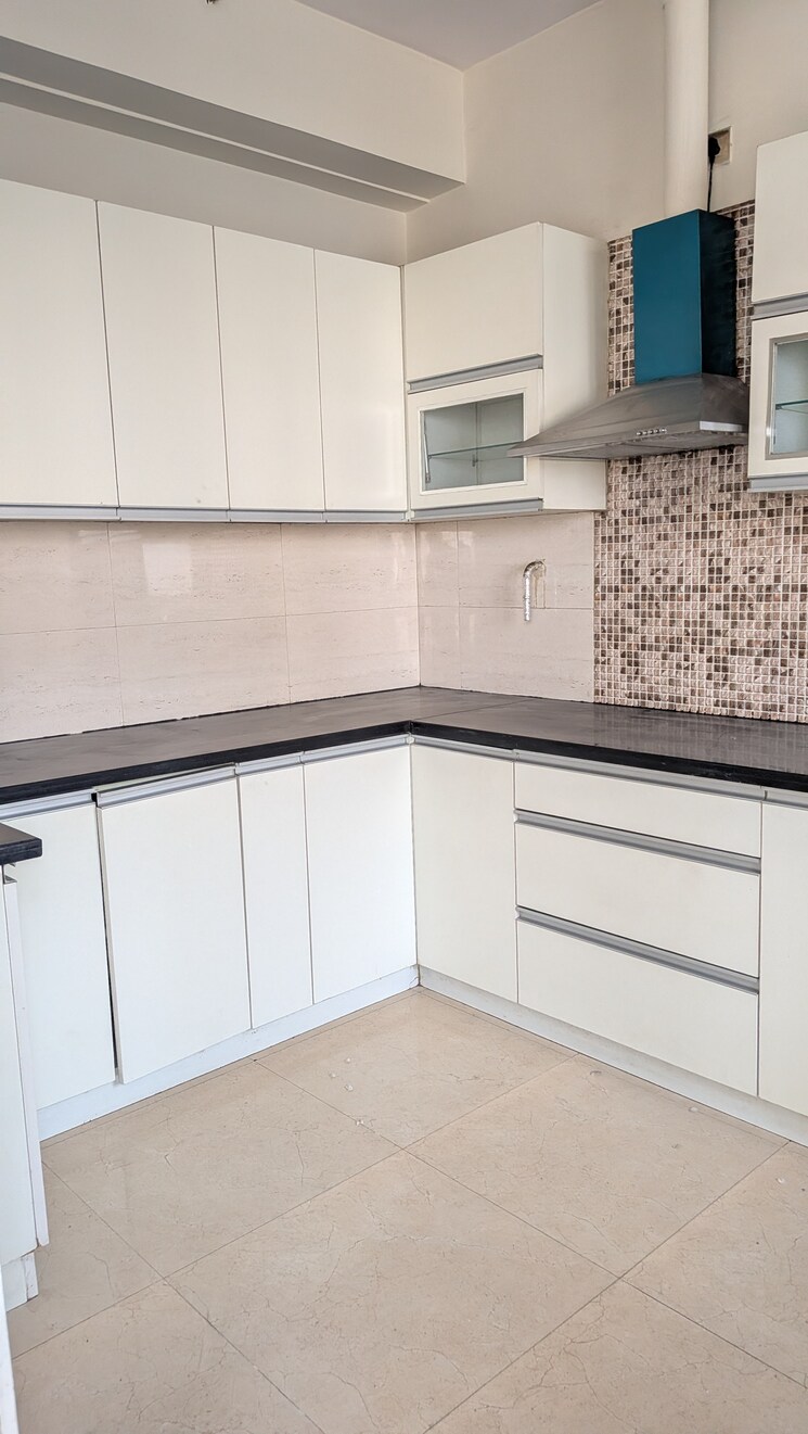 Kitchen, unitech-escape 3 Bedroom 2050 Sq.Ft. Apartment In Sector 50 Gurgaon 9491046