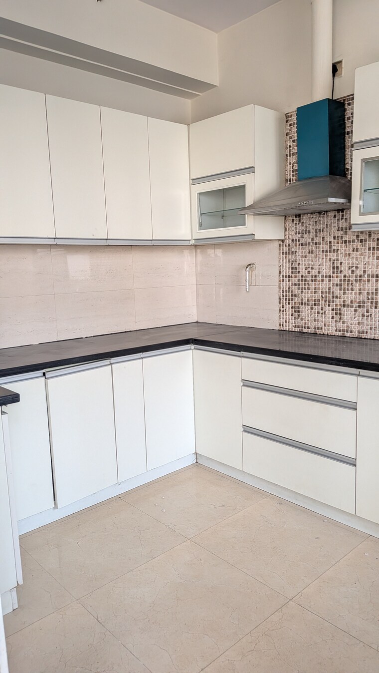 Kitchen, unitech-escape 3 Bedroom 2050 Sq.Ft. Apartment In Sector 50 Gurgaon 9491046