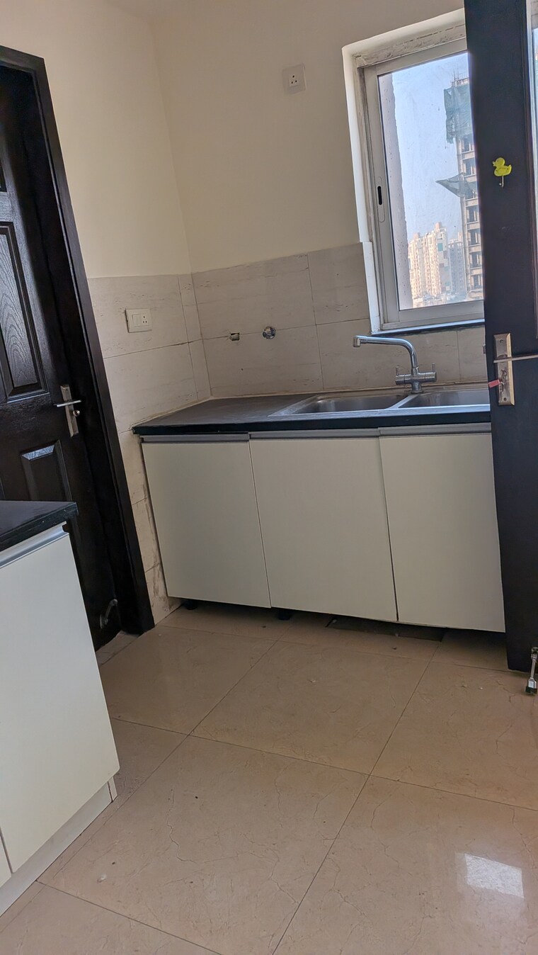 Kitchen, unitech-escape 3 Bedroom 2050 Sq.Ft. Apartment In Sector 50 Gurgaon 9491046