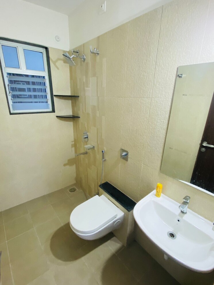 Bathroom, vj-yashone-infinitee 2.5 Bedroom 1250 Sq.Ft. Apartment In Tathawade Pune 9491026