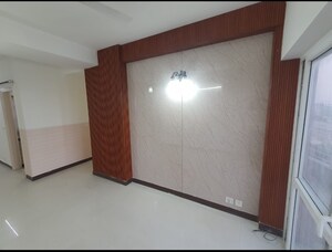 Room in 3 BHK Apartment at BPTP The Resort, Sector 75 – for Rent