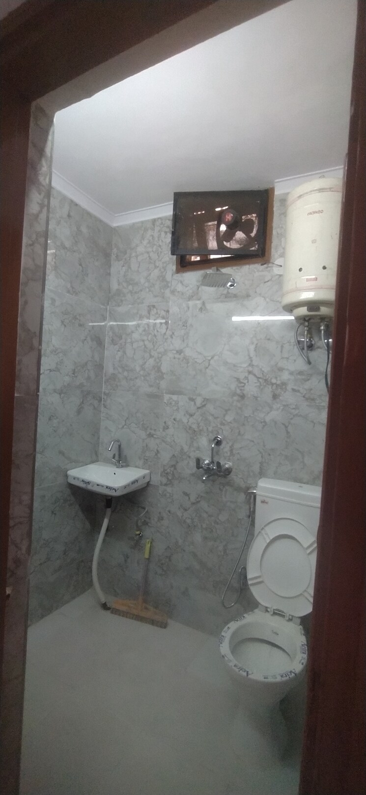Bathroom, khirki extension 2 Bedroom 700 Sq.Ft. Builder Floor In Khirki Extension Delhi 9491085