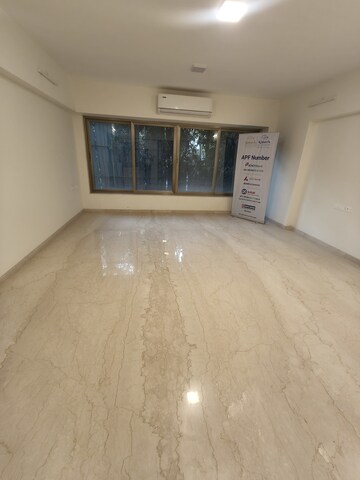 Room in 3 BHK Apartment at Ajmera Shringaar, Vile Parle West – for Sale