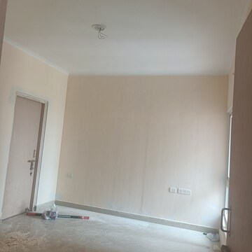 Room in 3 BHK Apartment at UPAVP Ganga Yamuna And Hindon Enclave, Pratap Vihar – for Rent