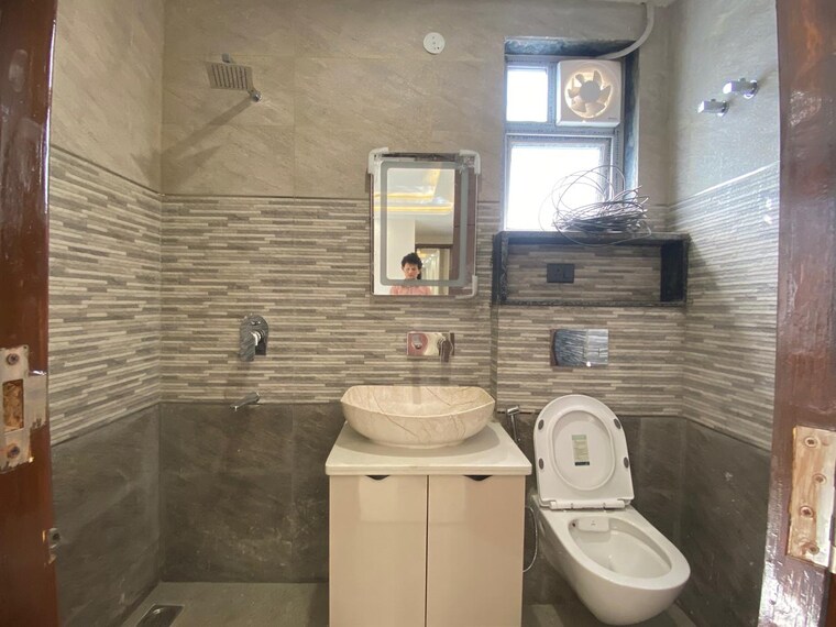 Bathroom, malviya nagar 3 Bedroom 1125 Sq.Ft. Builder Floor In Malviya Nagar Delhi 9491111