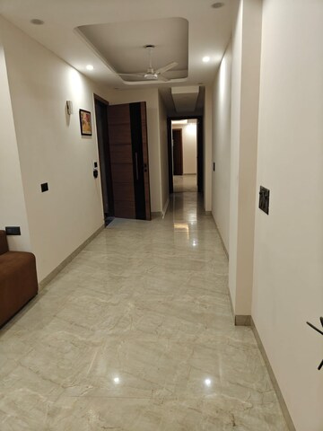 Room in 3 BHK Builder Floor at Malviya Nagar – for Rent