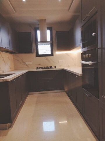 Kitchen in 3 BHK Builder Floor at DLF Atria, Dlf Phase ii – for Rent