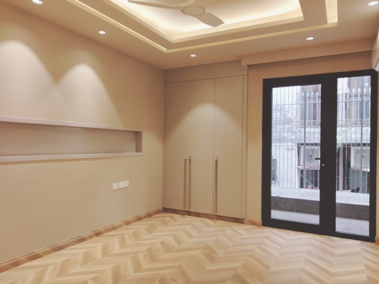 Room, dlf-atria 3 Bedroom 250 Sq.Ft. Builder Floor In Dlf Phase ii Gurgaon 9491155