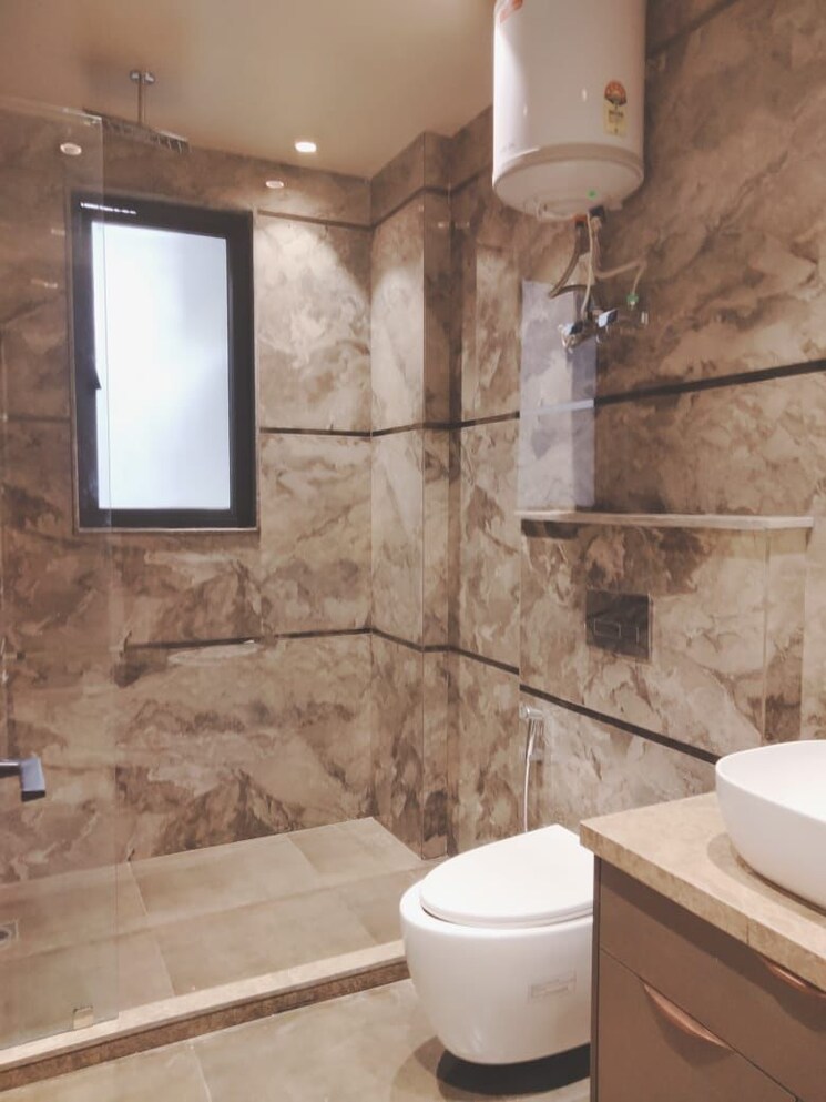 Bathroom, dlf-atria 3 Bedroom 250 Sq.Ft. Builder Floor In Dlf Phase ii Gurgaon 9491155