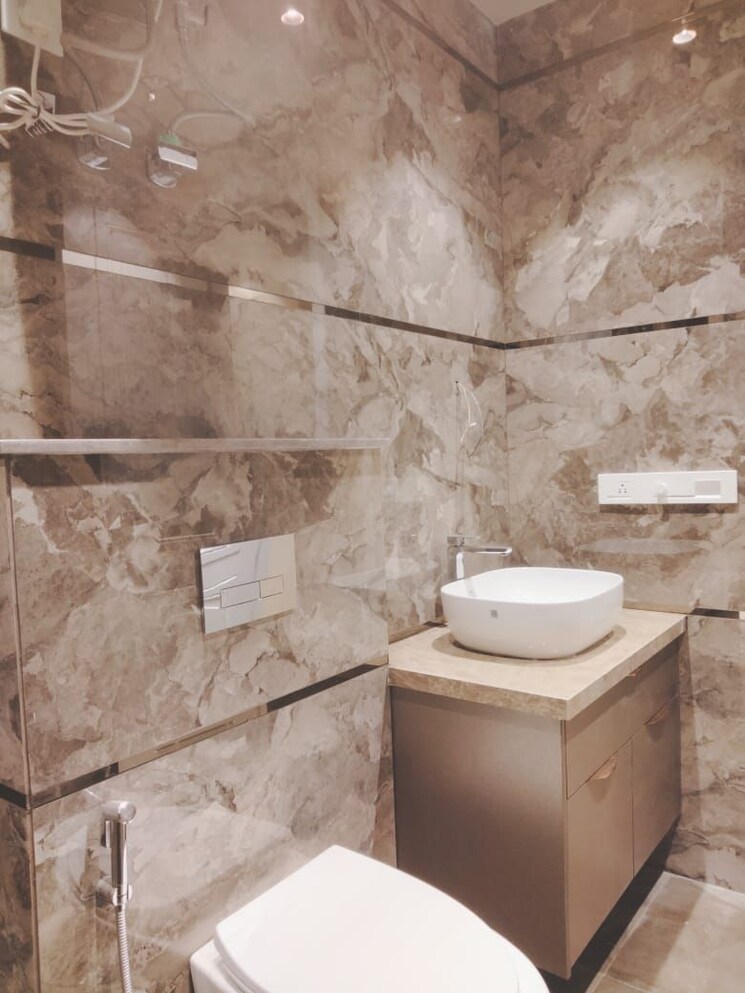 Bathroom, dlf-atria 3 Bedroom 250 Sq.Ft. Builder Floor In Dlf Phase ii Gurgaon 9491155