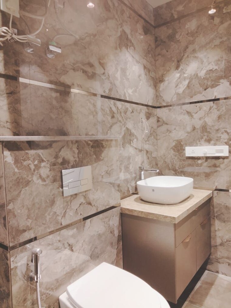 Bathroom, dlf-atria 3 Bedroom 250 Sq.Ft. Builder Floor In Dlf Phase ii Gurgaon 9491155