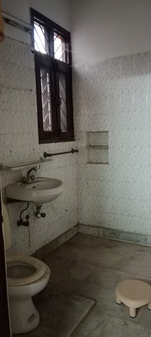 Bathroom in 2.5 BHK Apartment at Omaxe New Heights, Sector 78 – for Sale