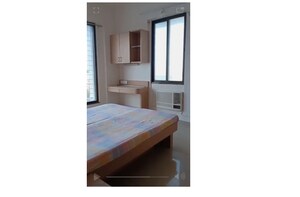 Room in 3 BHK Apartment at Goel Ganga Panama , Pimple Nilakh – for Rent