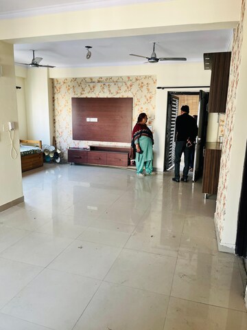 Furnished Amenities in 4 BHK Apartment at VVIP Addresses, Raj Nagar Extension – for Rent