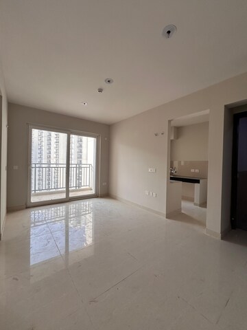 Room in 2 BHK Apartment at Eldeco Live By The Greens, Sector 150 – for Rent