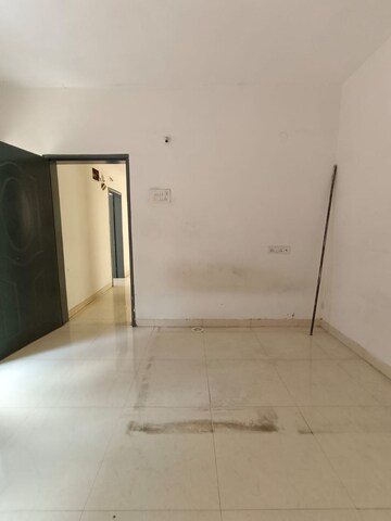 Room in 2 BHK Apartment at Sai Dham CHS Pimpri, Pimpri Chinchwad Pcmc – for Rent