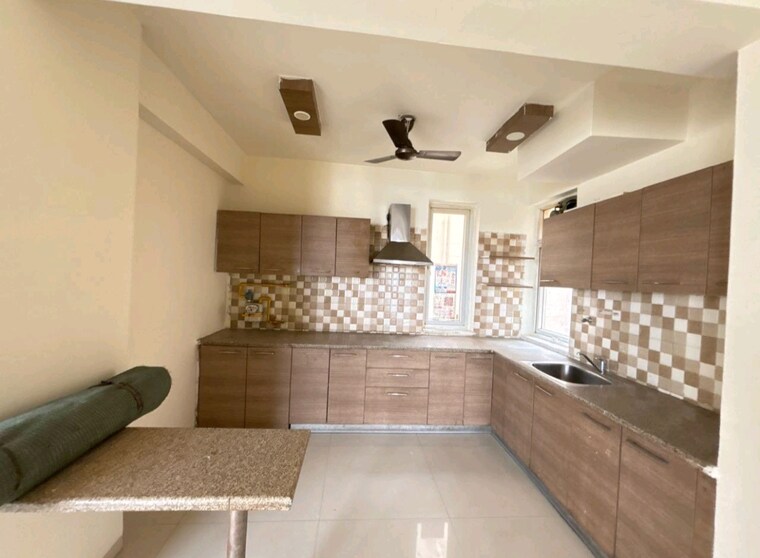 Kitchen, tulip-violet 3 Bedroom 1578 Sq.Ft. Apartment In Sector 69 Gurgaon 9492574