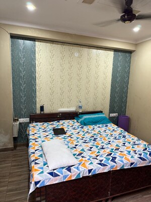 Bedroom in 2 BHK Builder Floor at Sector 55 – for Rent