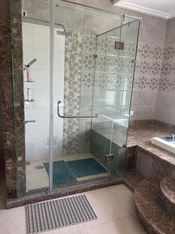 Bathroom in 6 BHK Villa at Jaypee Greencrest Homes, Jaypee Greens Sports City – for Sale