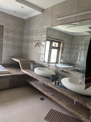 Attached Bathroom in 6 BHK Villa at Jaypee Greencrest Homes, Jaypee Greens Sports City – for Sale